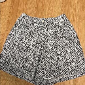 High-Rise Floral Print Women’s Shorts - White & Black